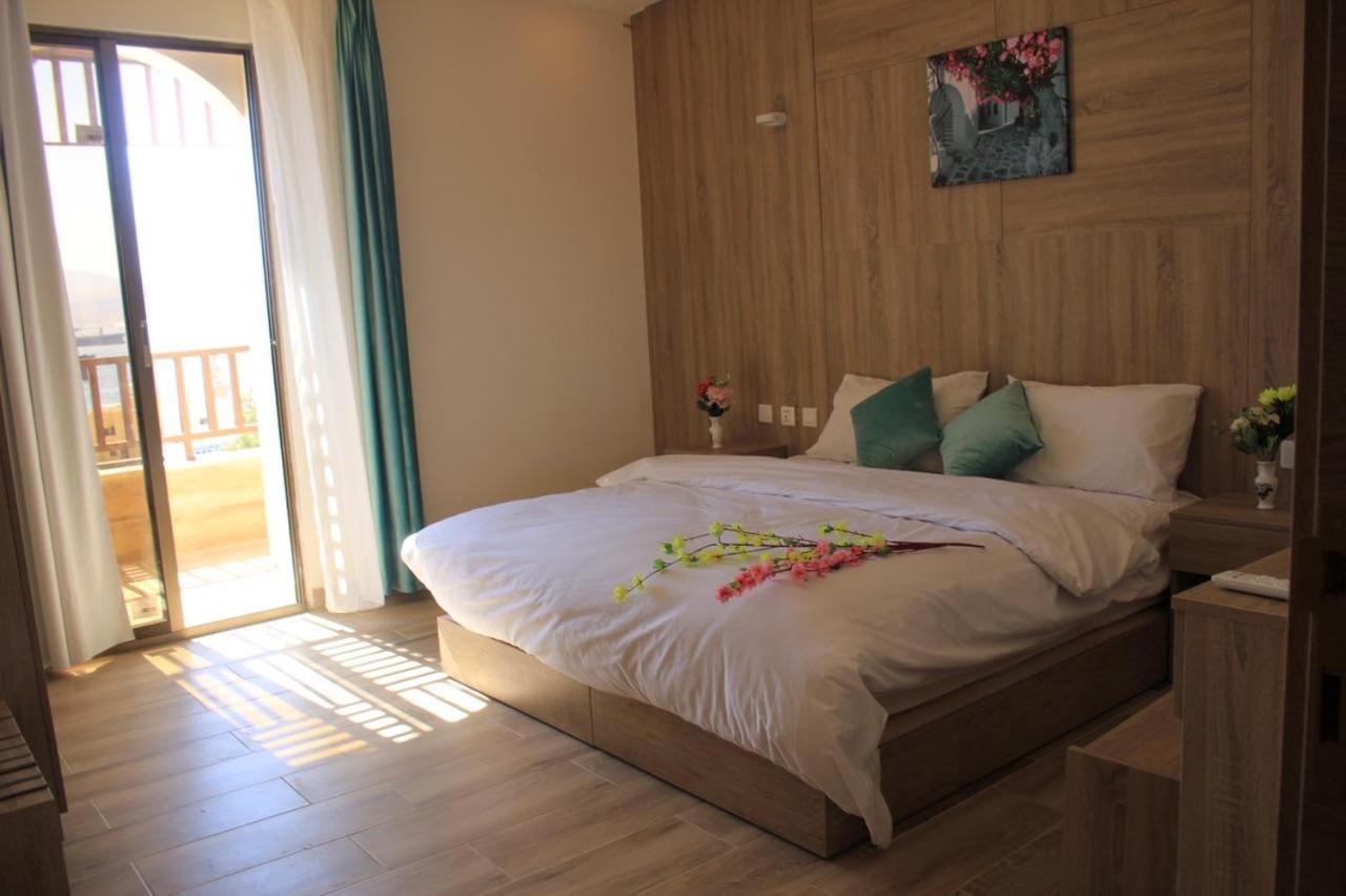 Castle Beach Hotel Aqaba Exterior photo